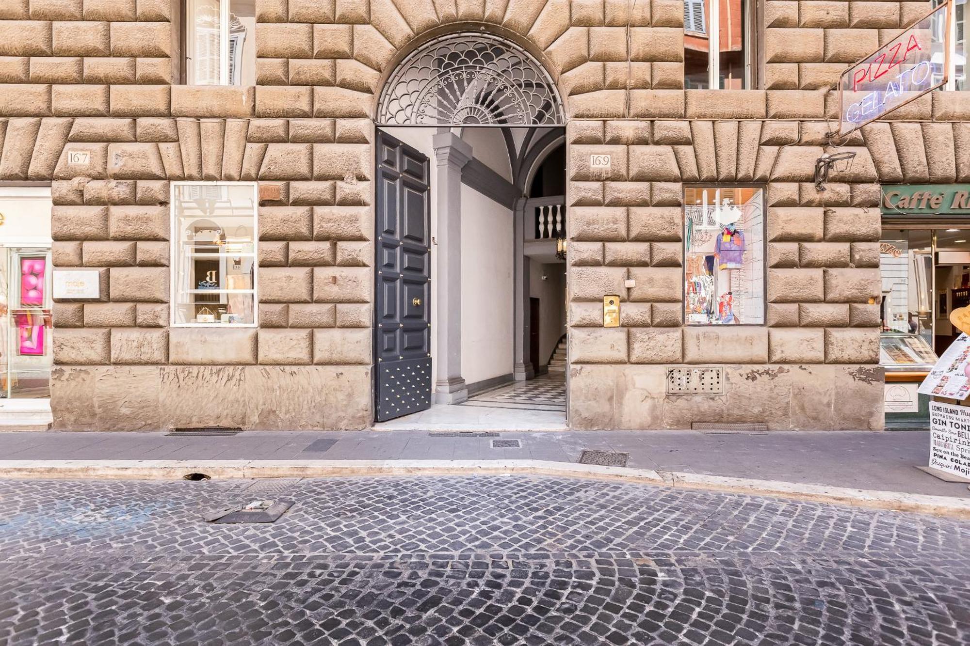 New Opening!! - Babuino Exclusive * Rom